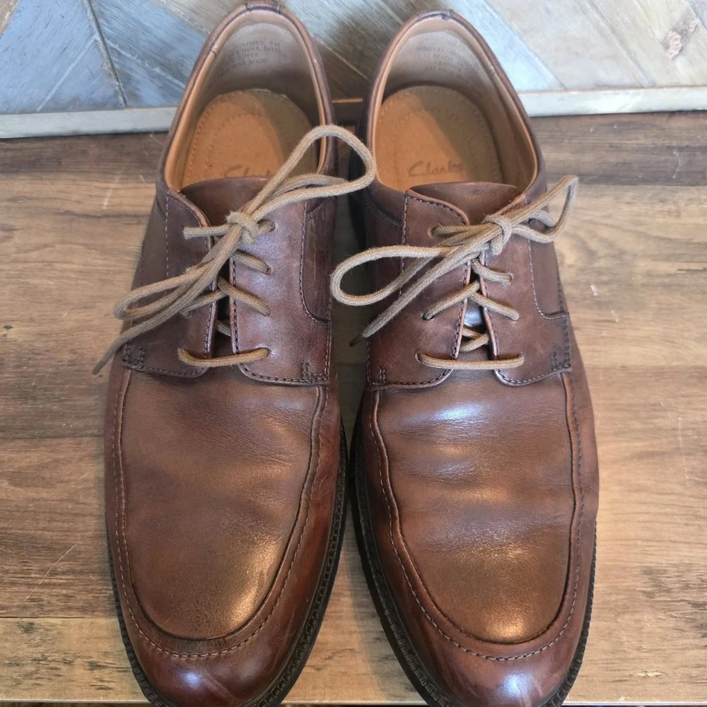Clarks‎ Shoes Men's Size 9M Brown Leather Lace Up Oxford Comfort Extralight